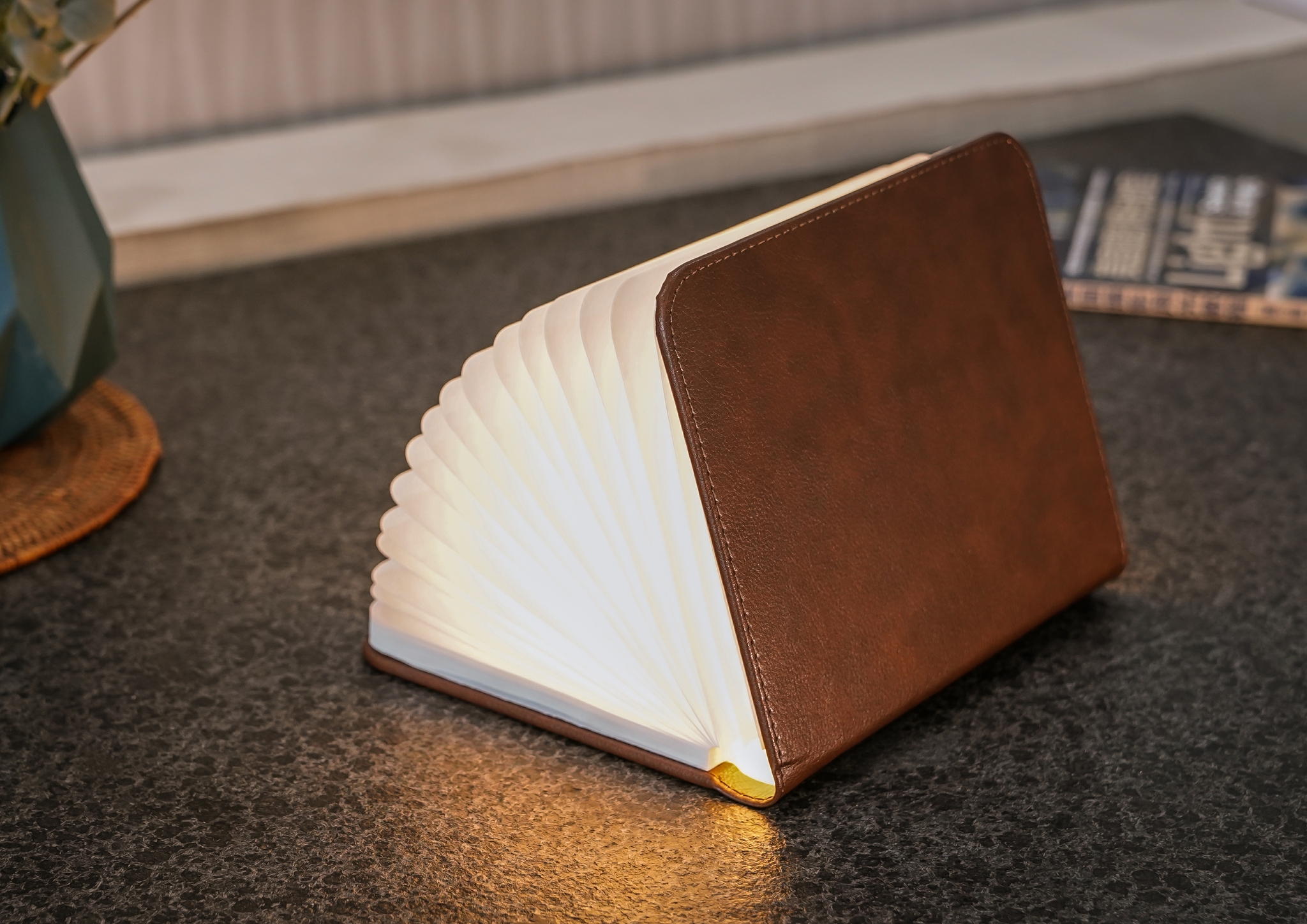 Leather brown klein, inkl. USB Ladekabel, warmes L