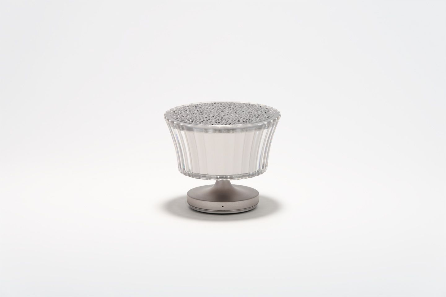 Hari - Speaker Waves White